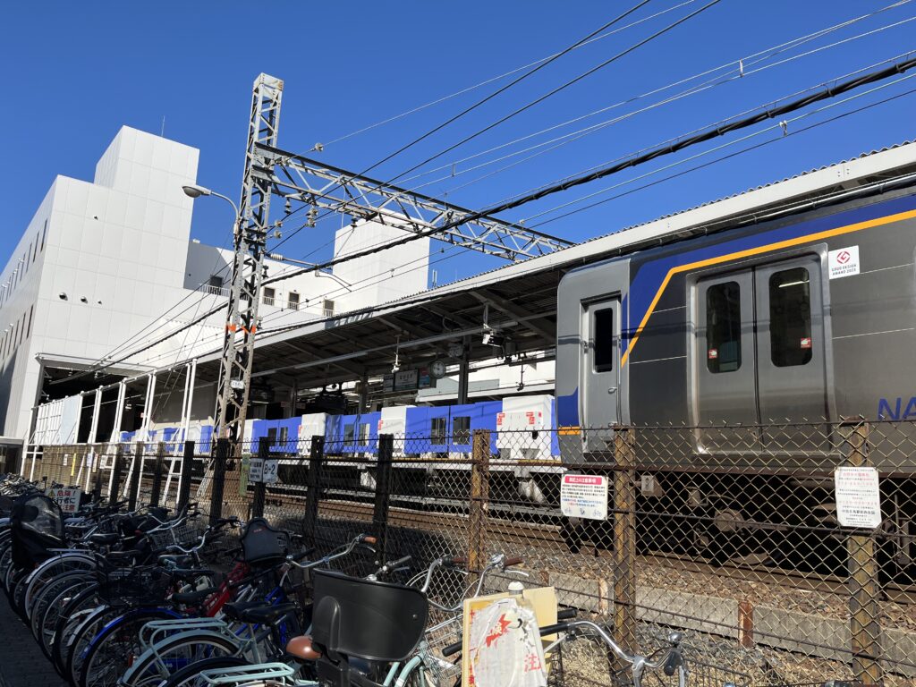 ホームドア4番線